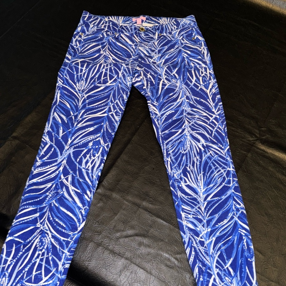 Lilly Pulitzer Pants, Size 6, EUC, Beautiful Blue & White Print